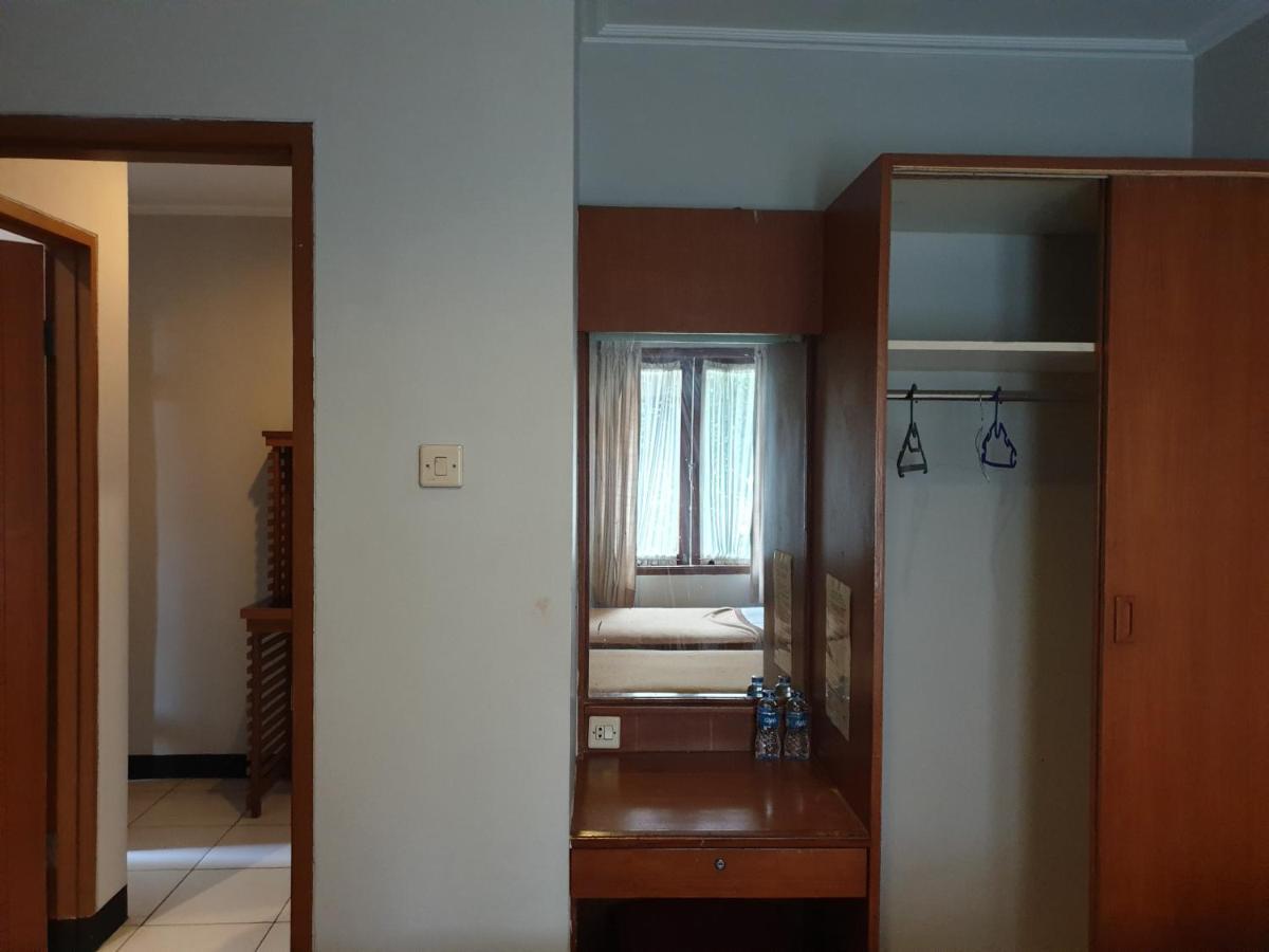 Yehezkiel Hotel Lembang Mitra Reddoorz Экстерьер фото